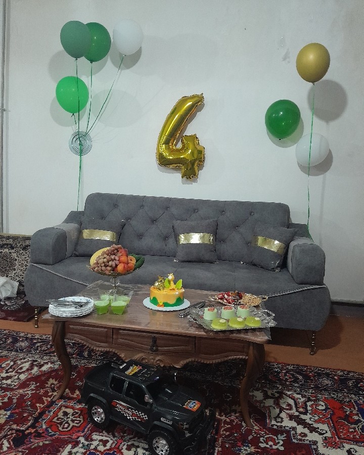 عکس میز تولد پسرم