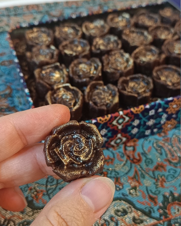 عکس حلوای کاکائویی خشک