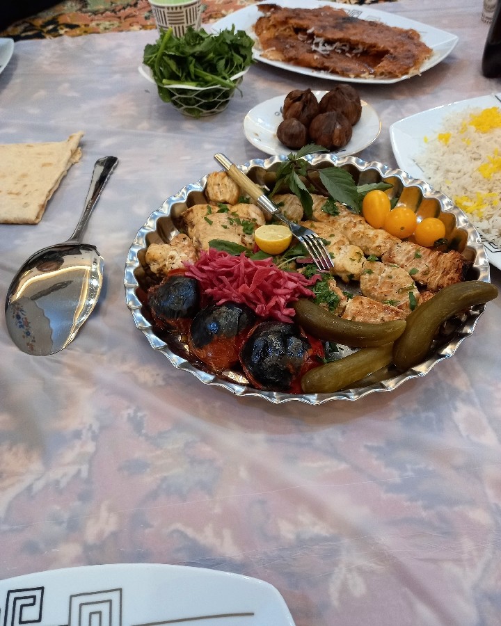 عکس دورهمی شام باغ ????