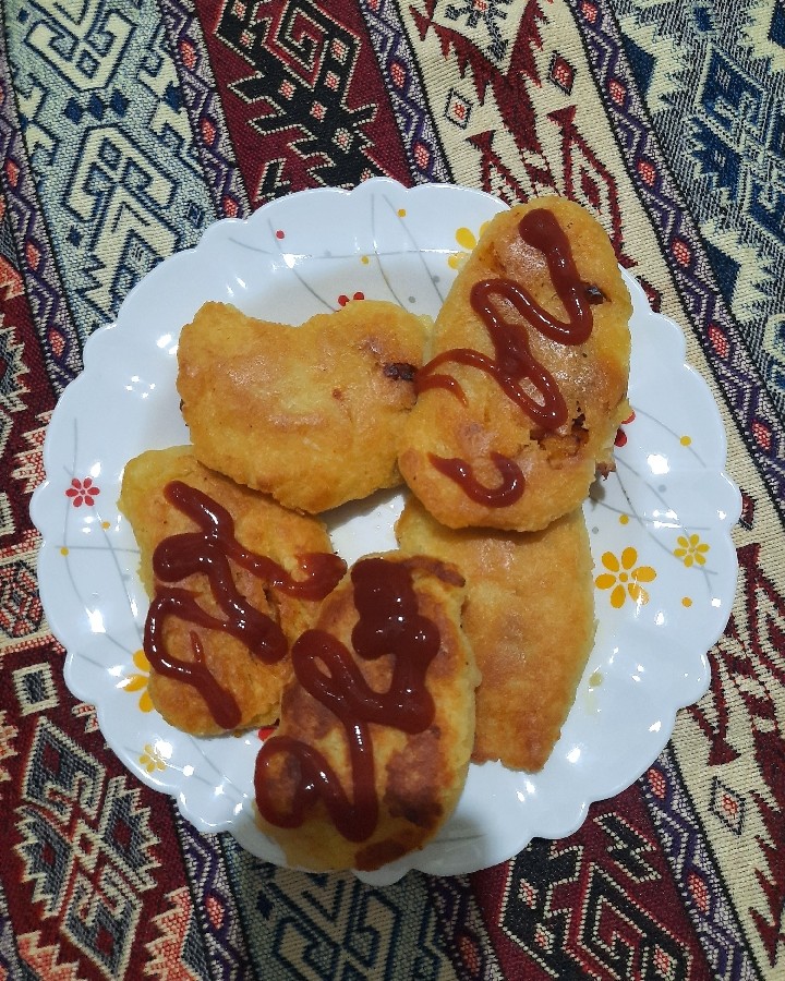 عکس پیراشکی سوسیس