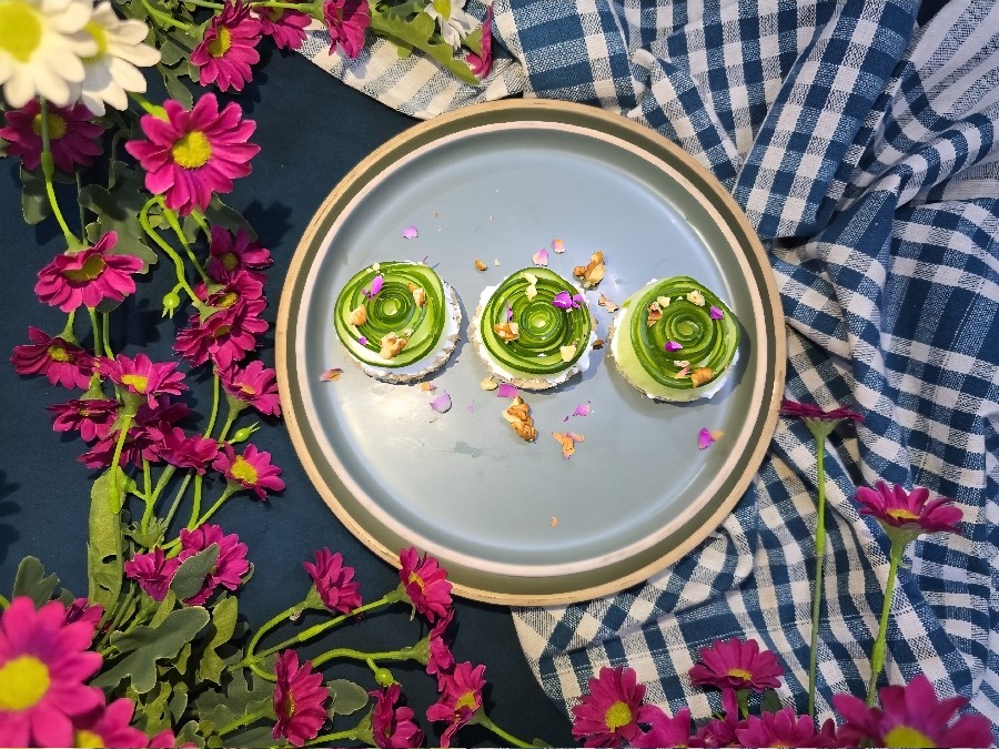 عکس ساندویچ پنیر خیار مجلسی 