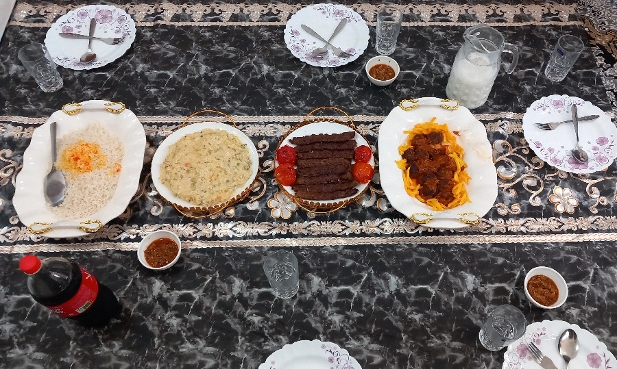 عکس دورهمی دوستانه