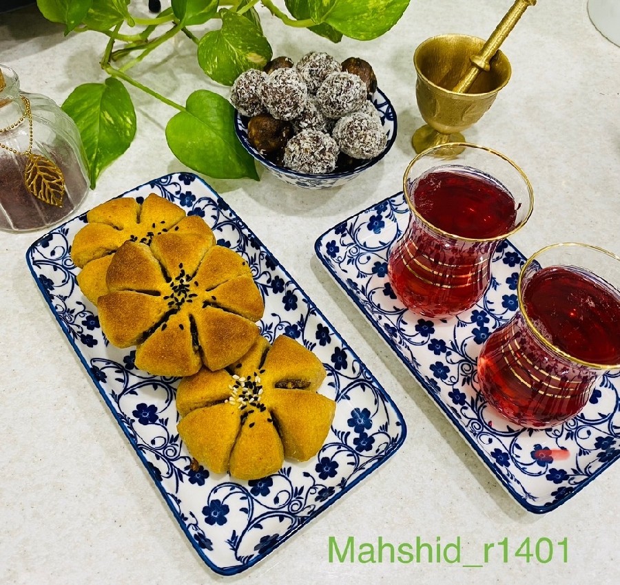 عکس کلوچه خرمایی با عسل