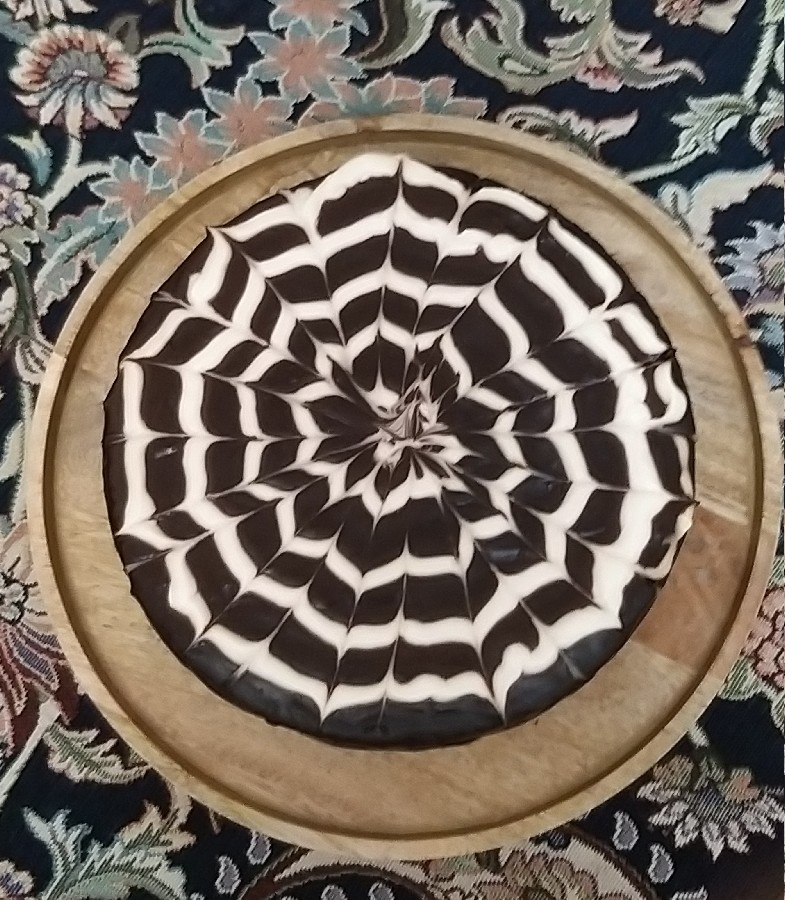 کیک ساده وانیلی با روکش گاناش