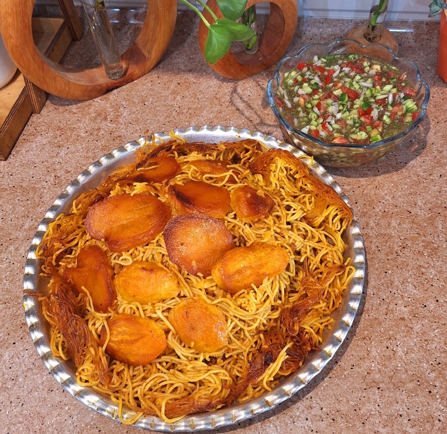 عکس ماکارونی با ته دیگ سیب زمینی ??