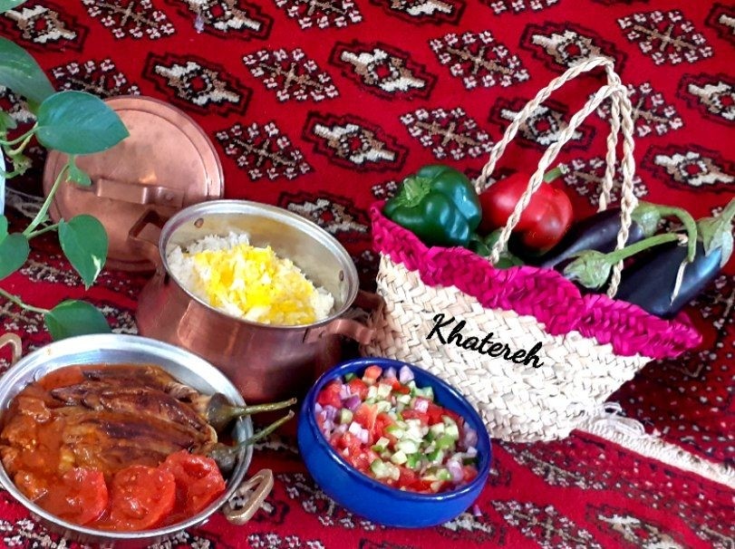 عکس خورش بادمجان و پای کیک سینابون