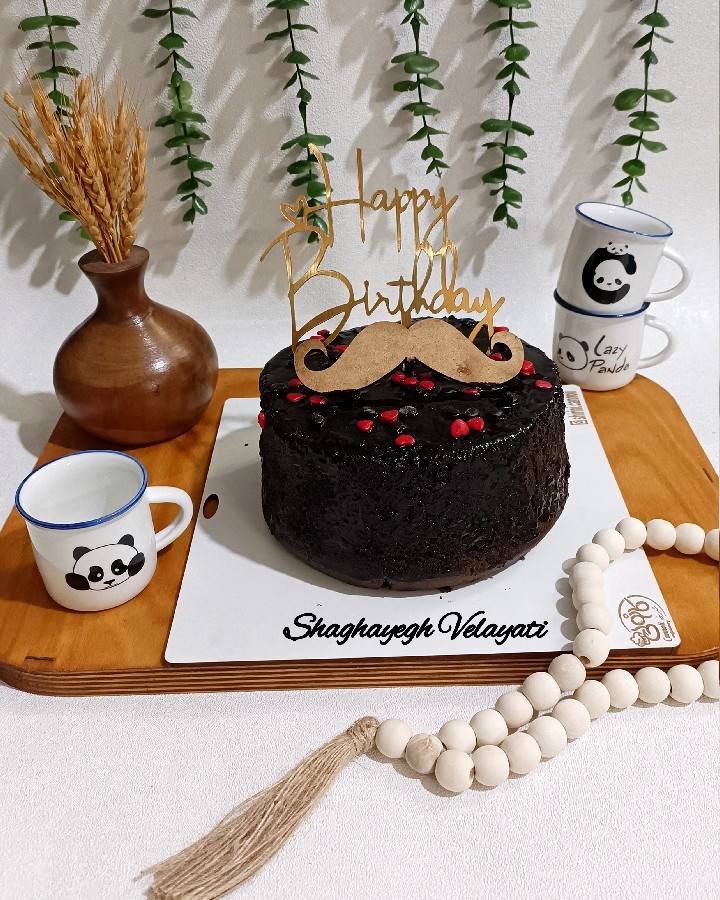 عکس کیک شکلاتی کافی شاپی بافت پنبه ای رنگ سوخته