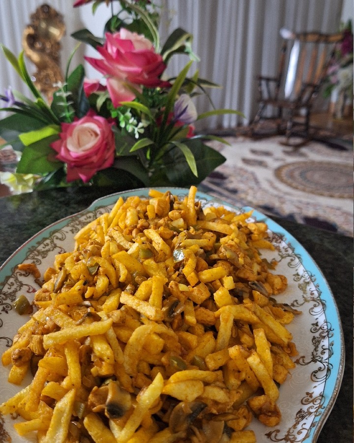 عکس خوراک مرغ و سیب زمینی 