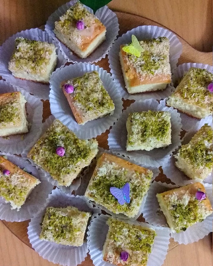 عکس کیک تخته ای ملکه
با دستور بسیار عالی سمیه جان 