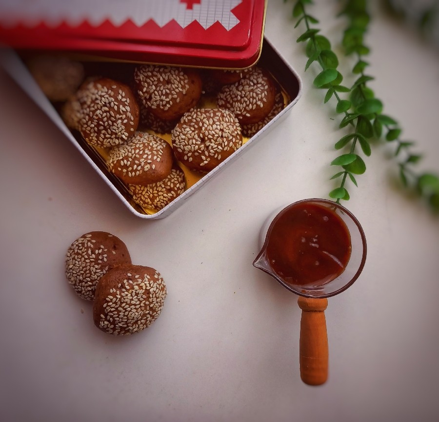 عکس کلوچه شیره انگور
