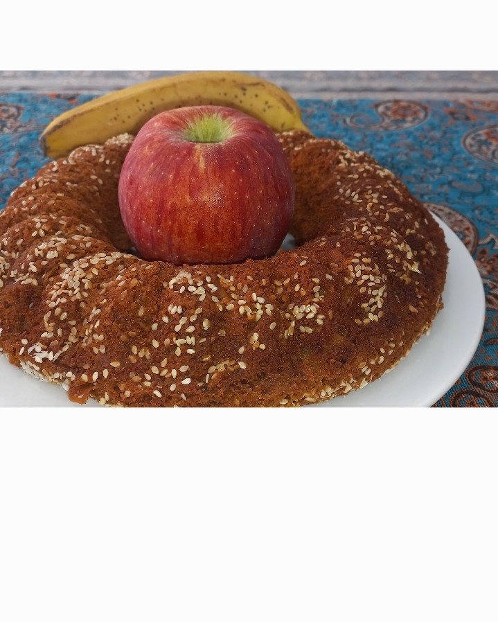 عکس کیک رژیمی سیب و موز،با آرد جو دوسر ،شیره انگور بدون روغن وشکر کاملا سالم ???