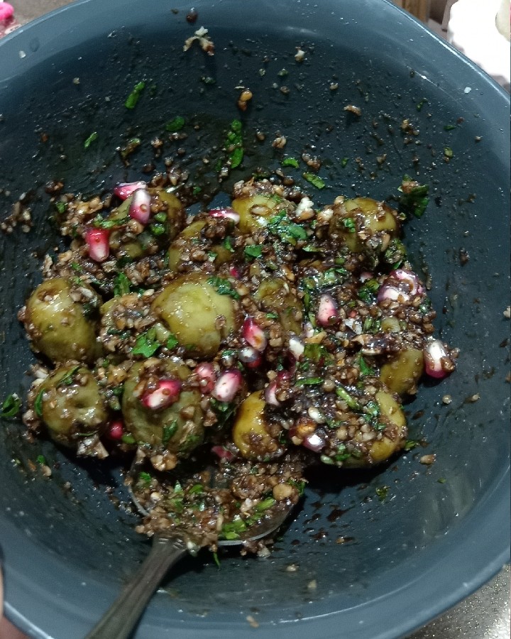 عکس زیتون پرورده بانوی گیلانی 