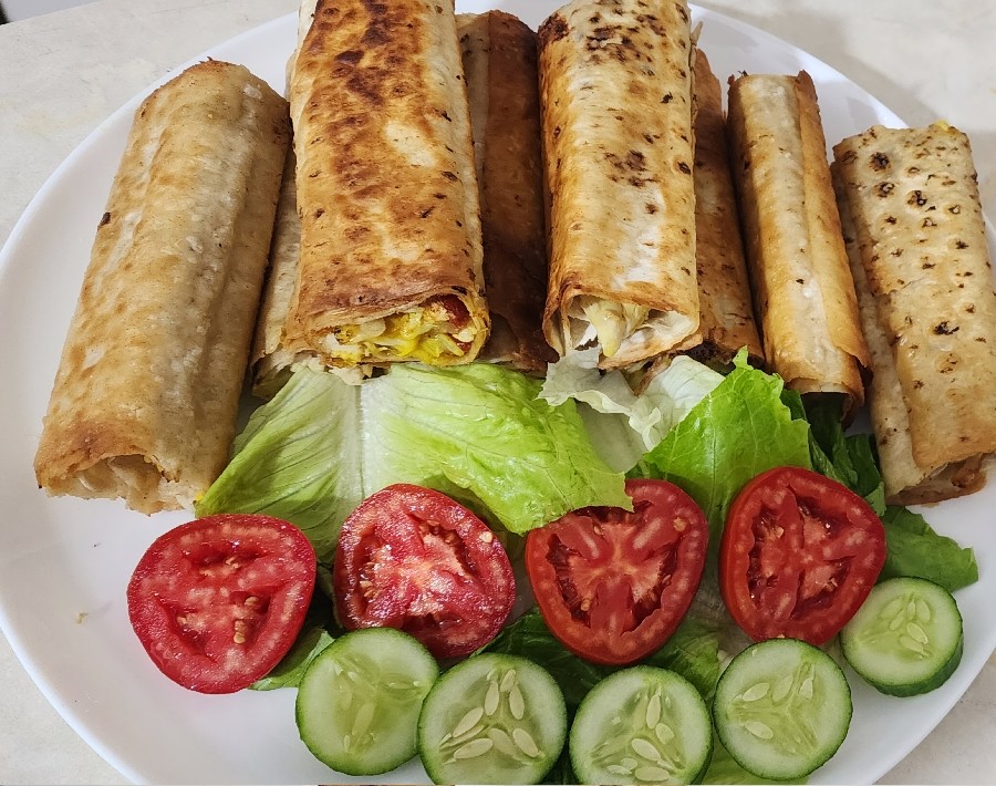 رول مرغ با نان لواش