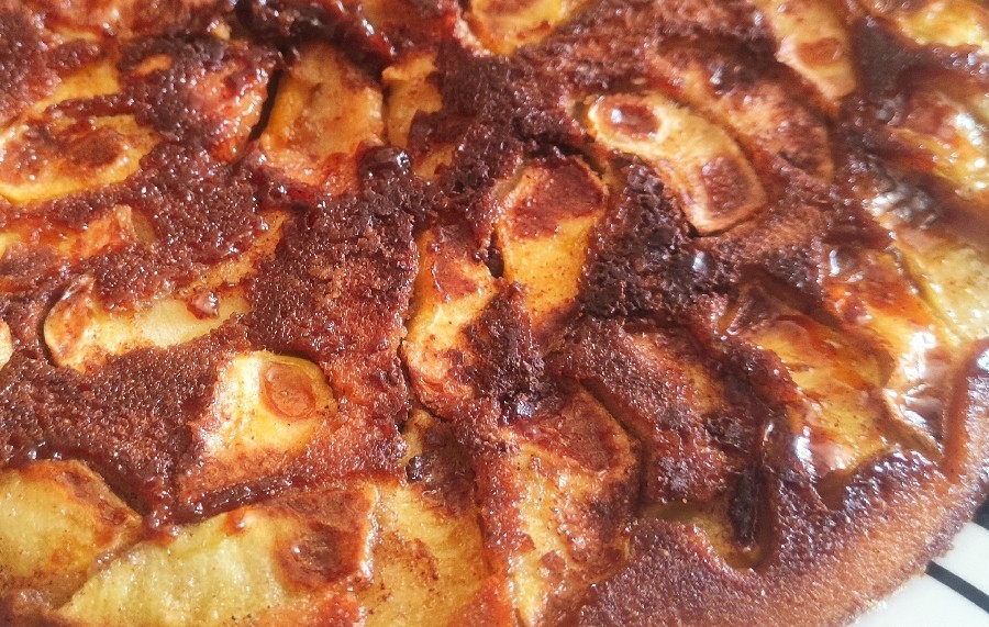 کیک سیب و دارچین 