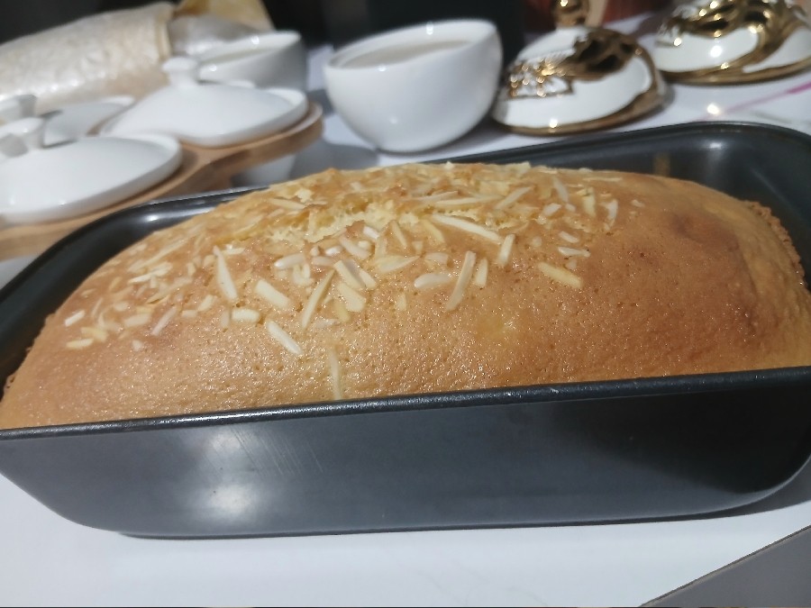 عکس کیک صبحانه 
داغ داغ تازه از تنور در اومده 
برای صبحانه گل پسر 