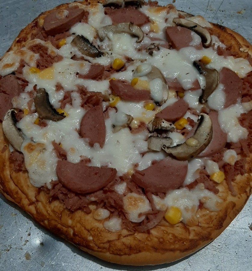 عکس به وقت پیتزا شام دیشب ما جاتون سبز 