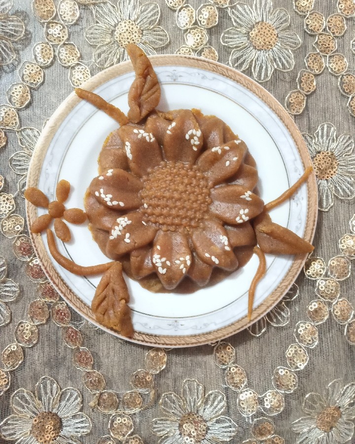 عکس بعد مدتها اومدم با قهوه خرما و حلوا رژیمی?