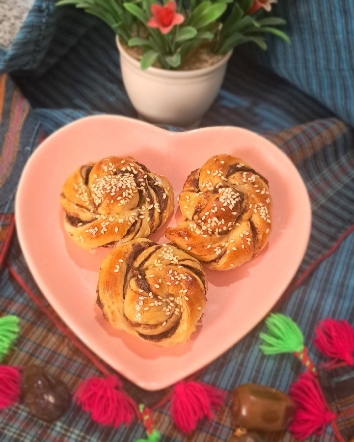 عکس نان رول خرمایی