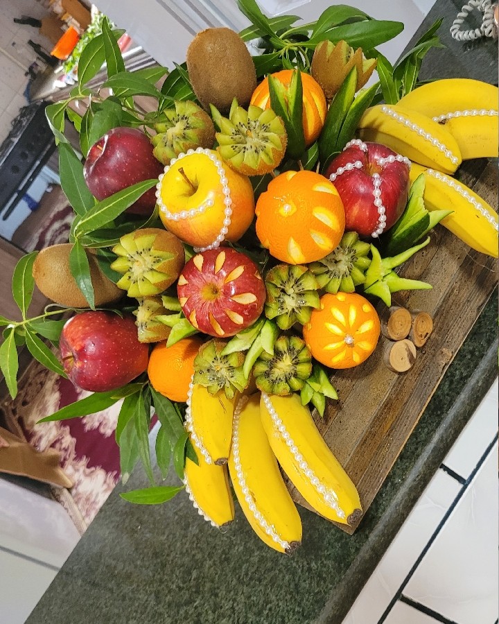 میوه آرایی هنر دستای قشنگم ....با کمترین امکانات 
#نامزدی خواهر زاده 
#مبارکتون باشه 
