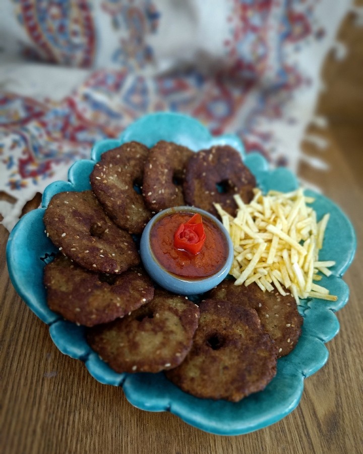 عکس شامی کباب با سس مخصوص