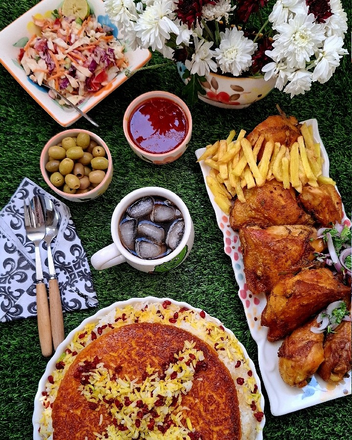 ناهارمون زرشک پلو بامرغ سرخ شده جاتون خالی