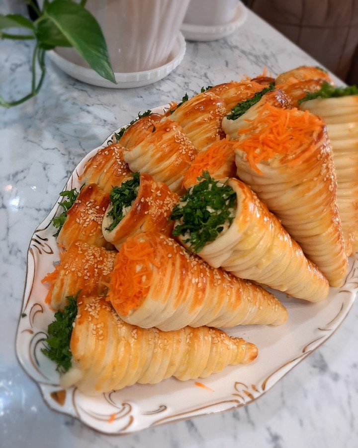 عکس سالاد الویه داخل نون قیفی