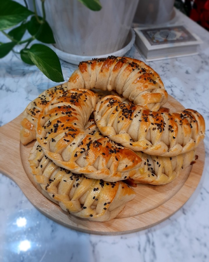 عکس پیراشکی قارچ و گوشت