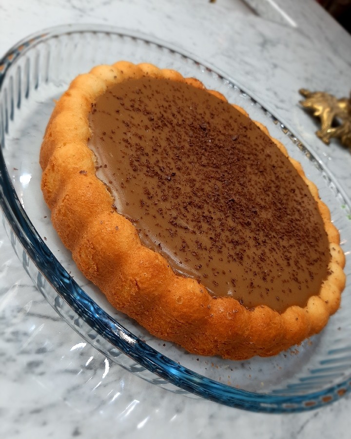 عکس کیک وانیلی با سس نسکافه