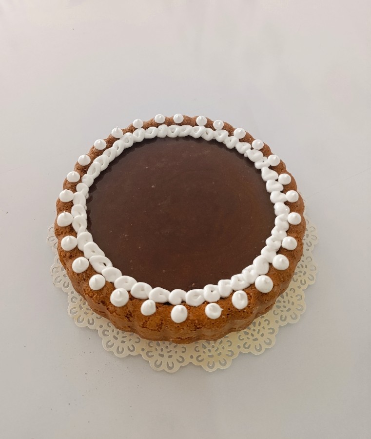 عکس کیک سیب و گردو با رویه کارامل