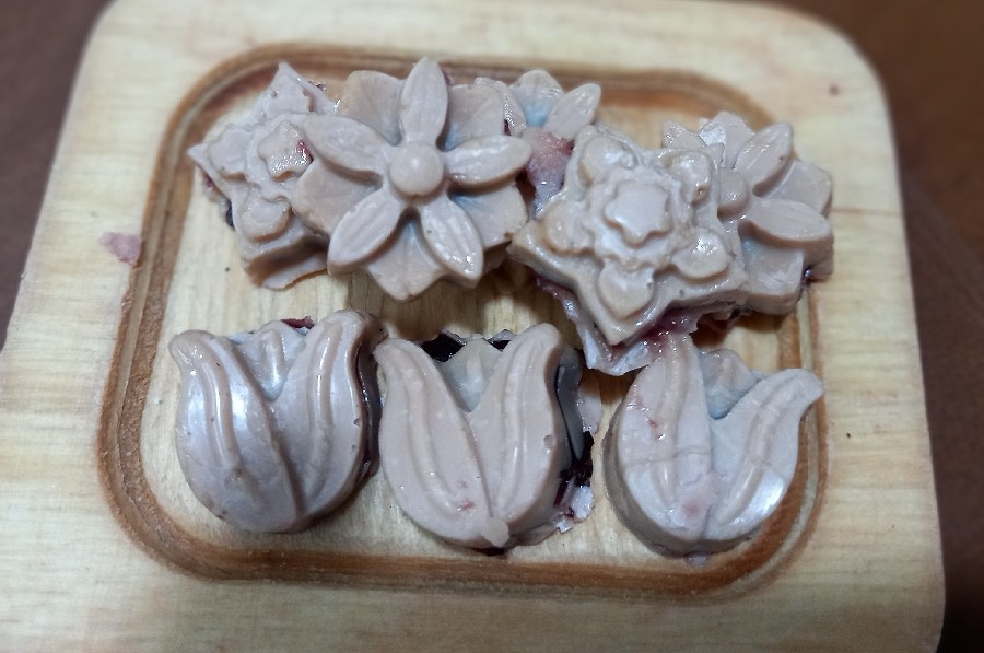 شکلات کاراملی با مغزی 