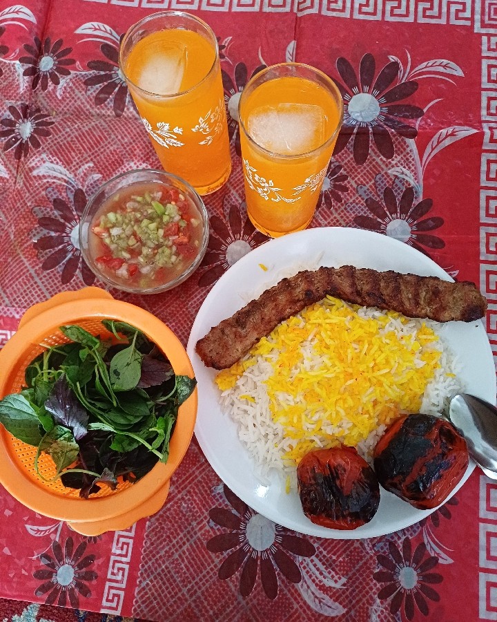 چلوکباب خوشمزه??