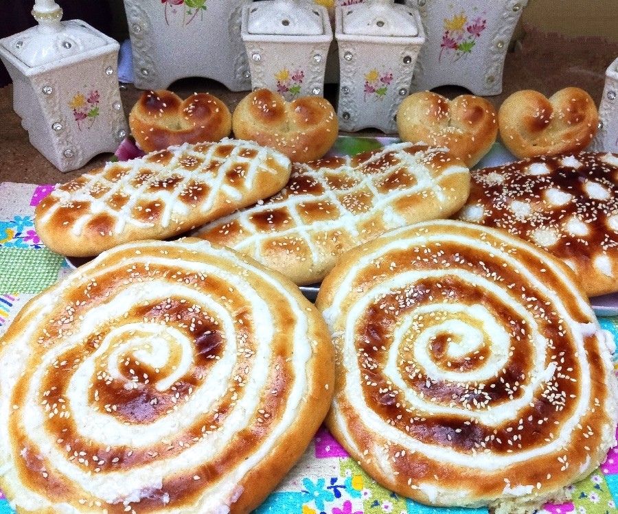 نان شیرمال با تزیین کرمفیل