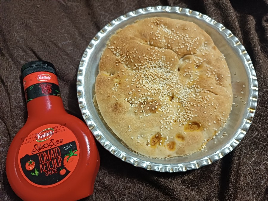 عکس پیراشکی مرغ و سوسیس وپوره سیب زمینی 
