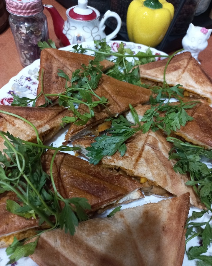 اسنک گوشت و قارچ 