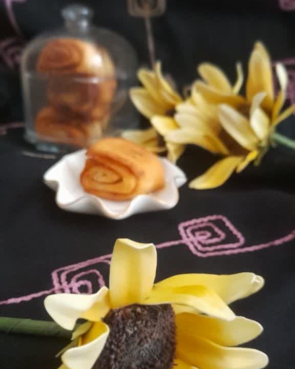 رول دارچینی ۰۰۰