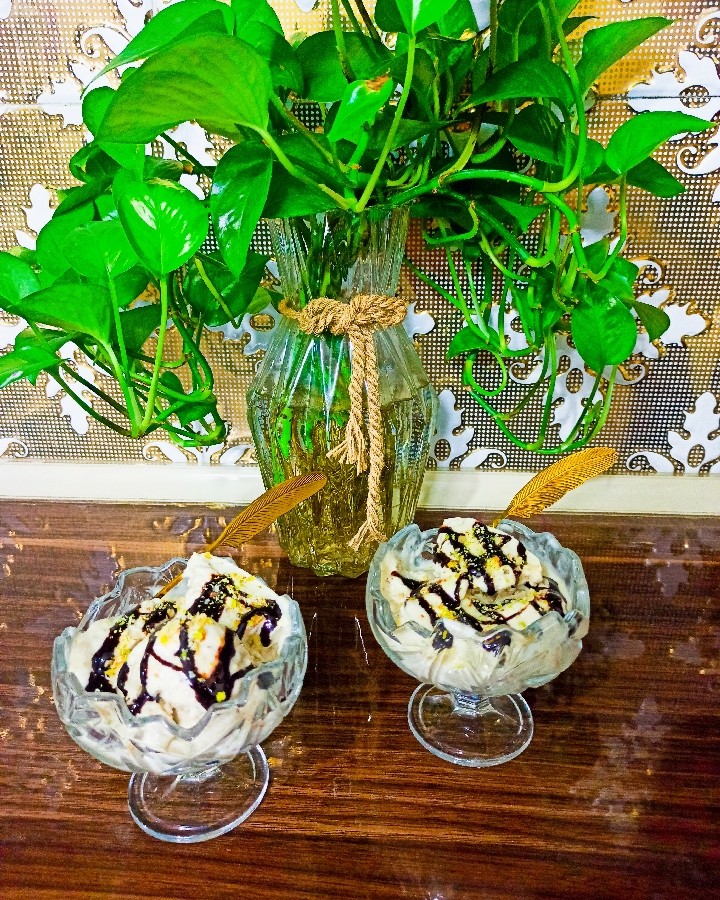 عکس بستنی موز و انگور