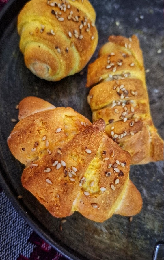 کروسان خرمایی 