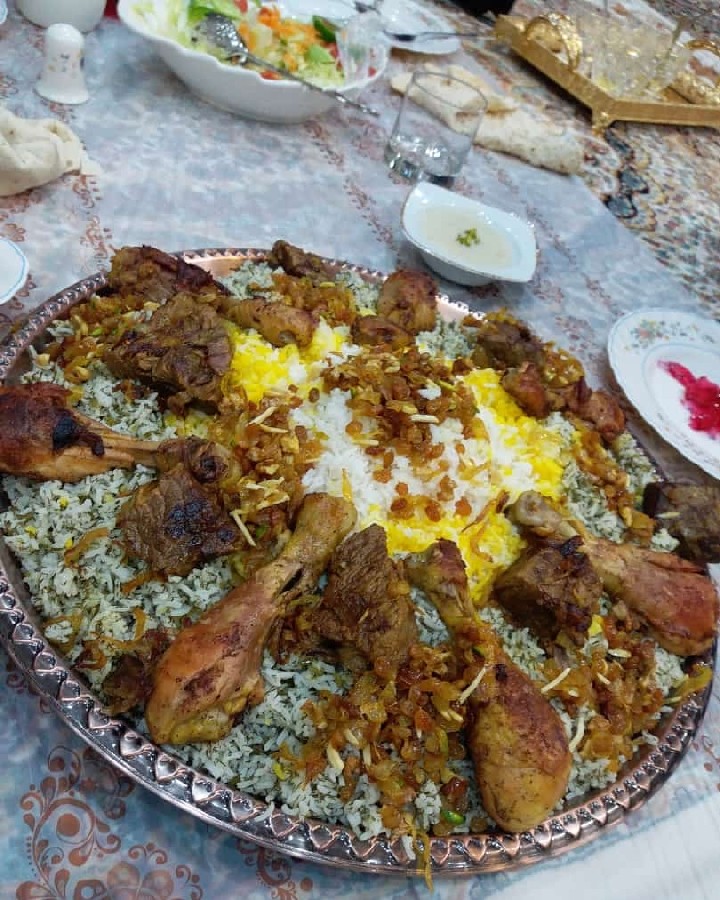 پلوشوید ومرغ سرخ شده