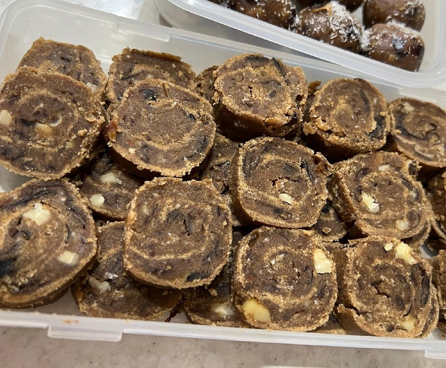 رولت رنگینک خرما