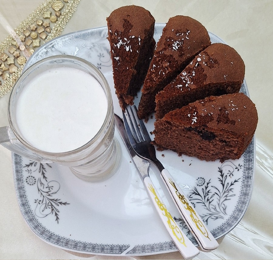 عکس کیک موز و شکلات