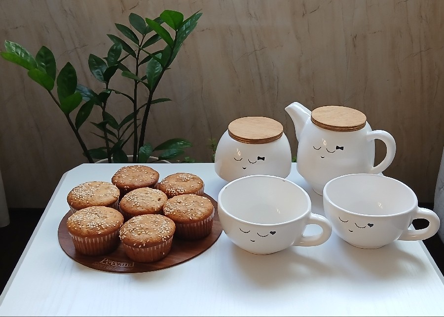 کاپ کیک موز با مغزی گردو و دارچین