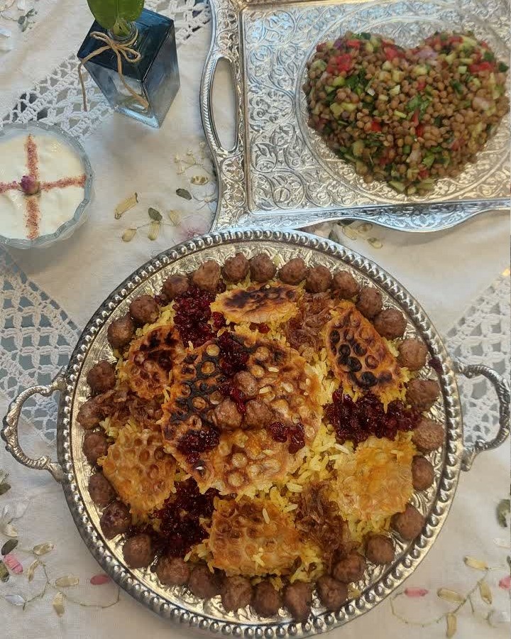 عدس پلو و سالاد عدس