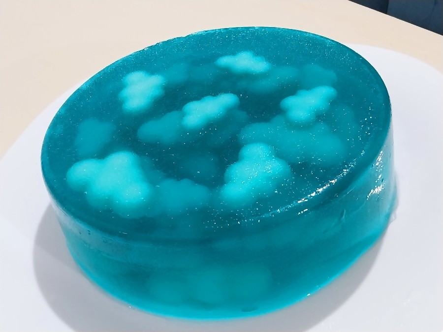 ژله آسمون 
خیلی خوشم اومد خیلی برام جذاب بود☺️?