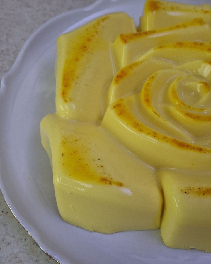 پاناکوتا زعفرونی 