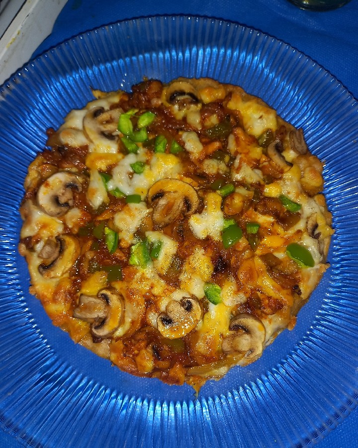 پیتزای خانگی مرغ و قارچ