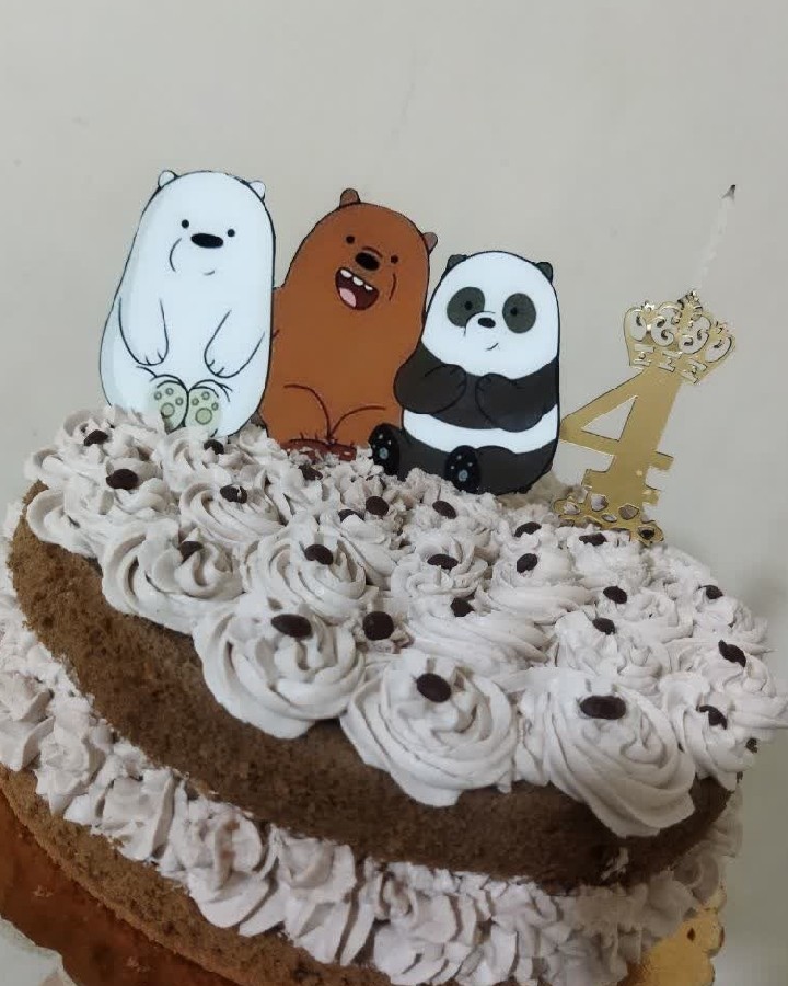 کیک تولد چون کم خامه میخواستن اینجوری خوشگلش کردم 