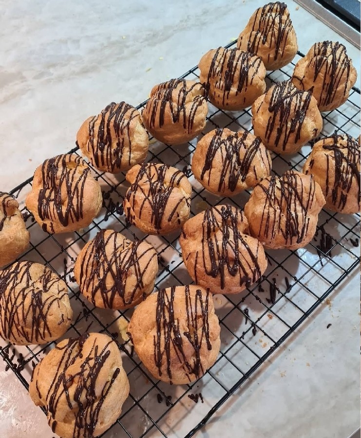 نان خامه ای 
جذاب وشکیل