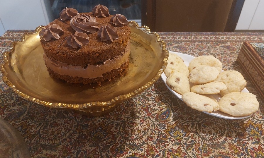 شیرینی کشمشی وکیک شکلاتی