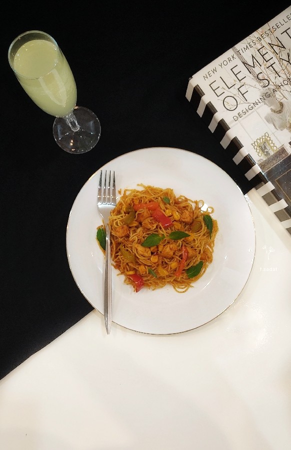 اسپاگتی مرغ و سبزیجات