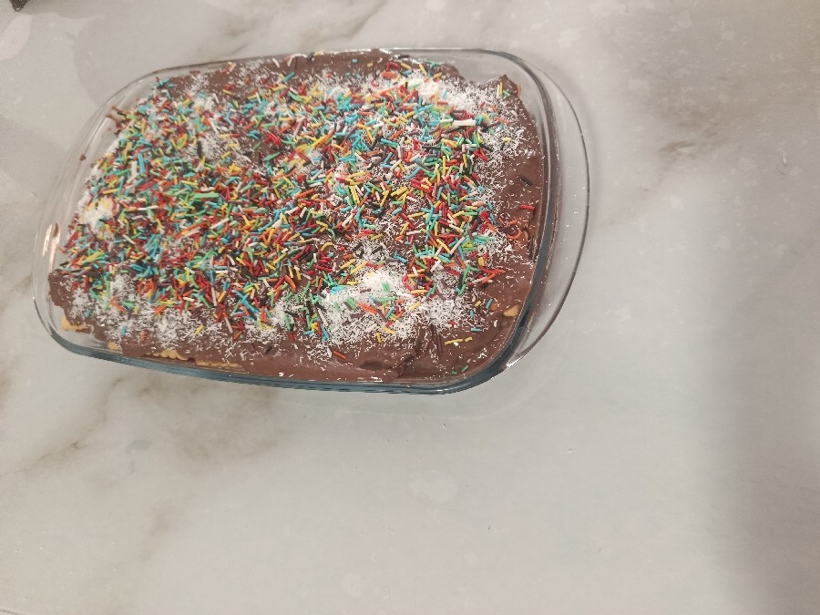 کیک یخچالی 
به مناسبت روز پرستار خودم برای خانواده درست کردم 